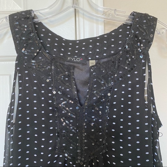 Black and white top - Picture 2 of 6